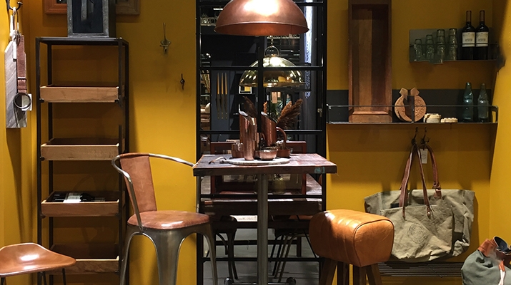 Trademark Living Hylder & Reoler