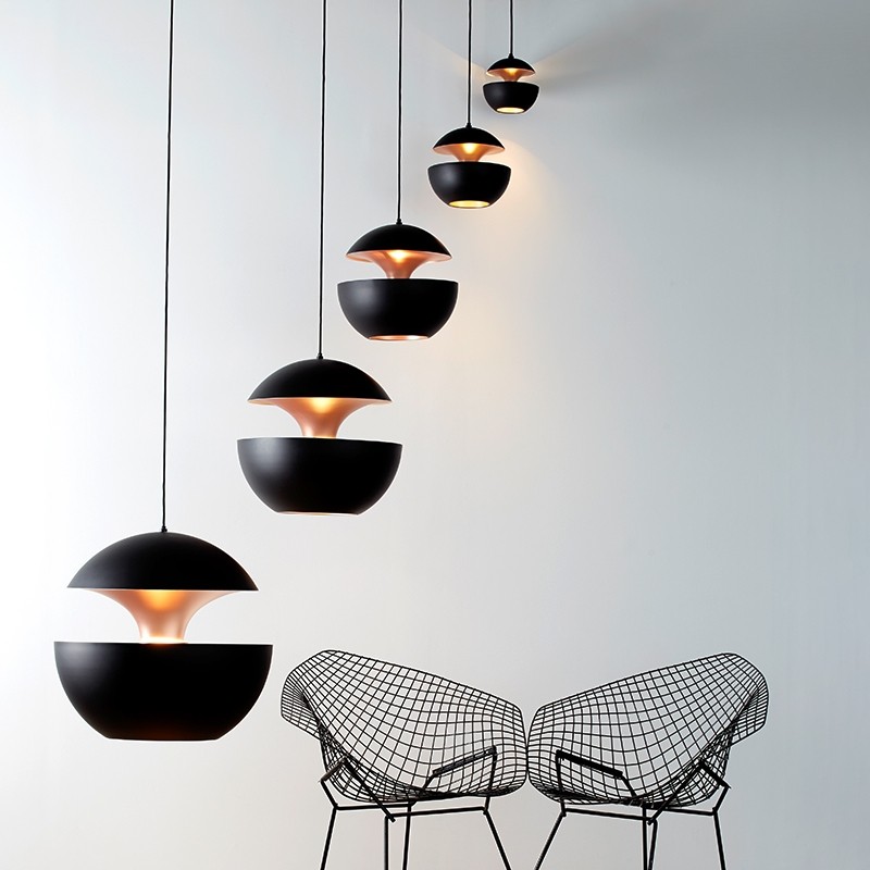 DCWEditionsHereComestheSunPendelSortKobber-35