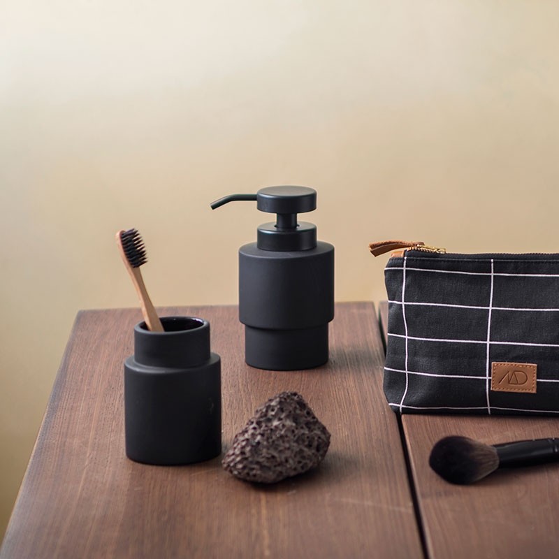 MetteDitmerSHADESHjSbedispenserSort-31